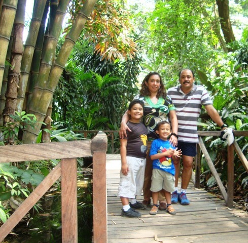 Ricardo’s family in La Laguna Park.